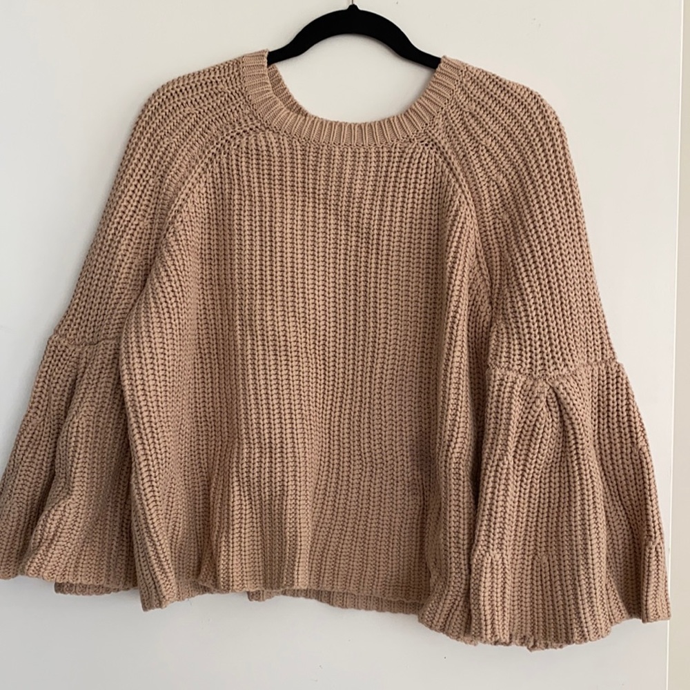 Vestique blush pink bell sleeve sweater